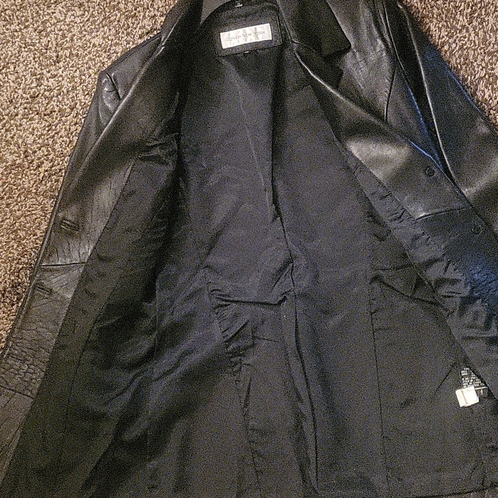 Leather jacket - Picture 3 of 4